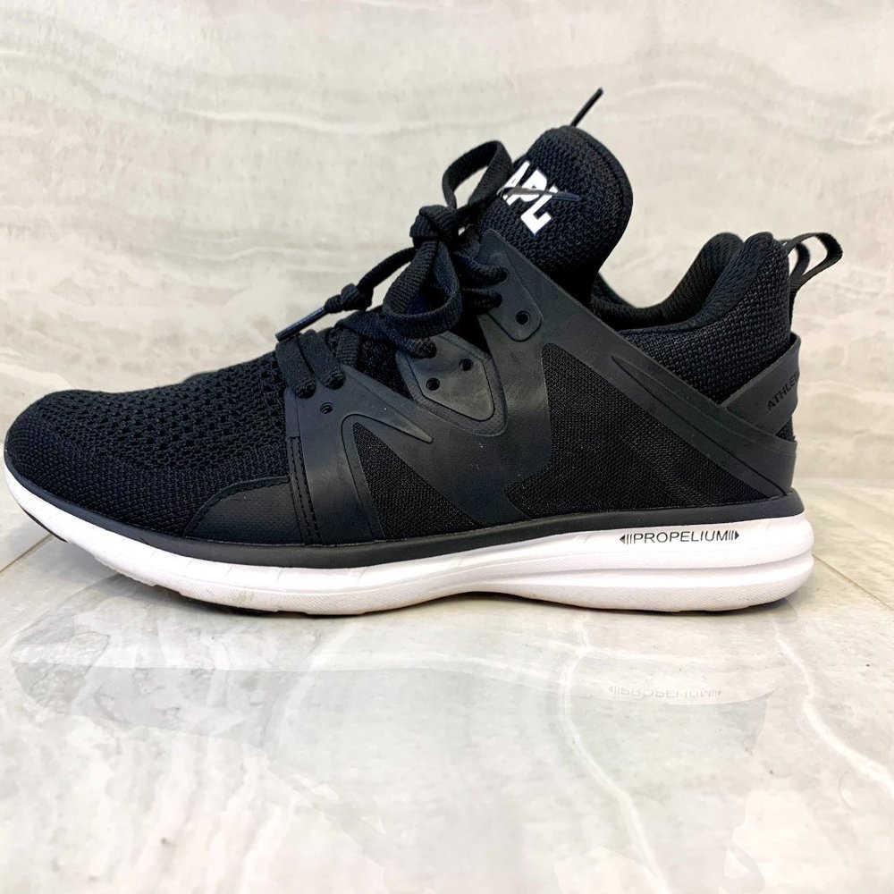 worn ONCE! APL Ascend women's sneaker black/white